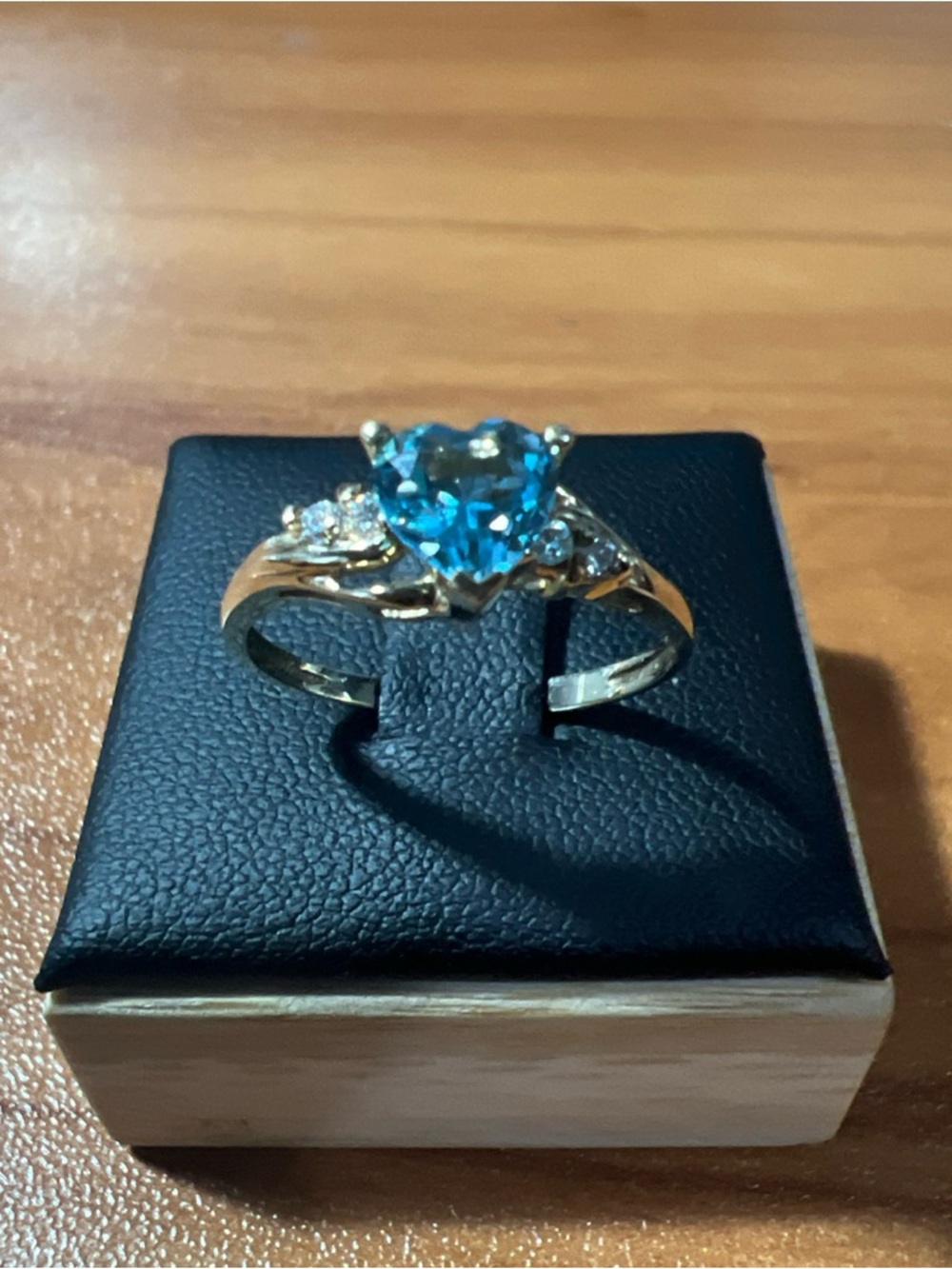 Estate 10K Yellow Gold Heart Shaped Blue Topaz Diamond Accents Ring Size 7